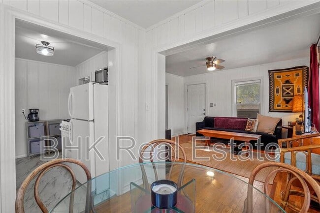 Photo - 1915 Clover Ln