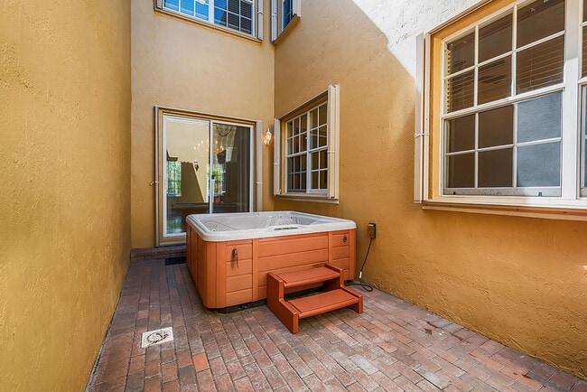Photo - 2502 NW 4th St