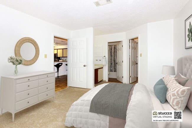 Photo - 103 Stratford Dr