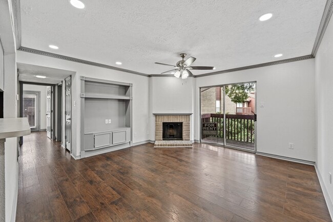 Photo - 12905 Woodforest Blvd Unit 204