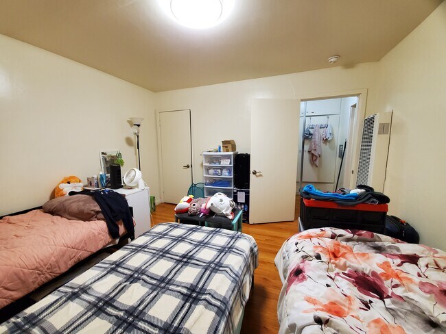 479 Landfair Ave