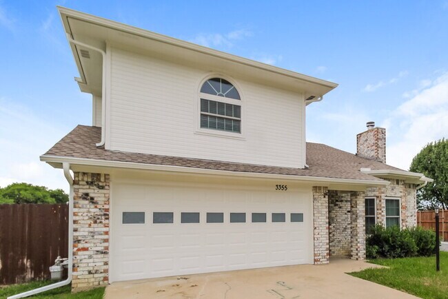 Photo - 3355 Brooke St