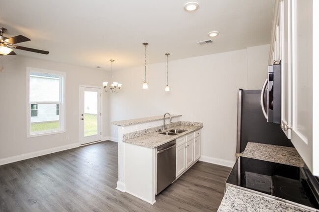 Photo - 122 Sidney Walk Ln