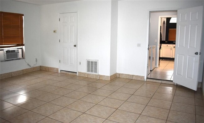 Photo - 436 Lake Shore Pkwy