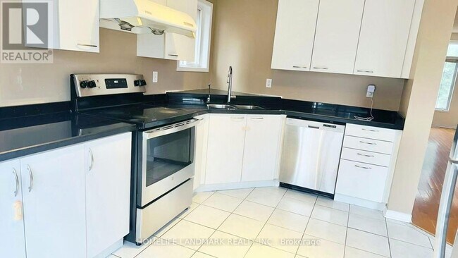 Photo - 19 Fairlawn Ave