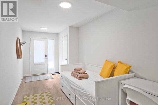 Photo - 97 Matawin Ln