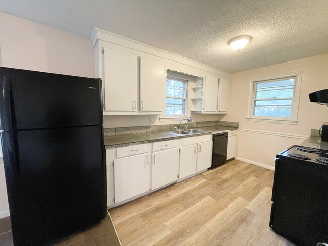 Photo - 331 Woodberry Rd