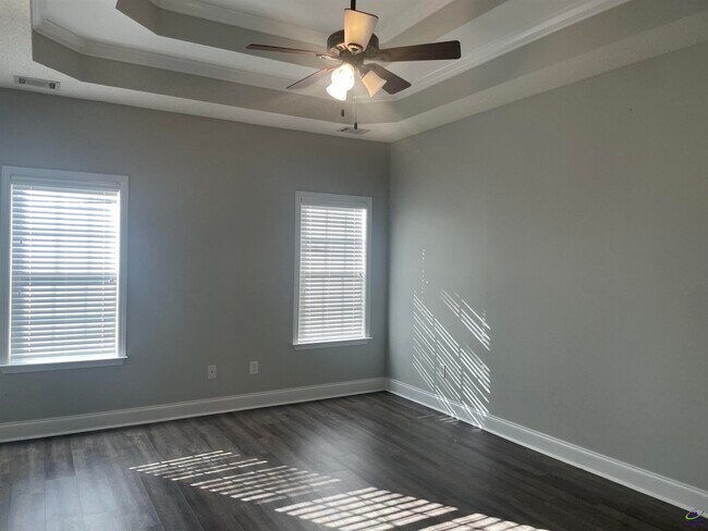 Photo - 712 Post Oak Way