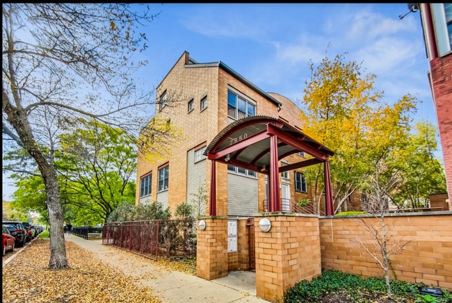 Photo - 2850 N Lakewood Ave Casa Adosada