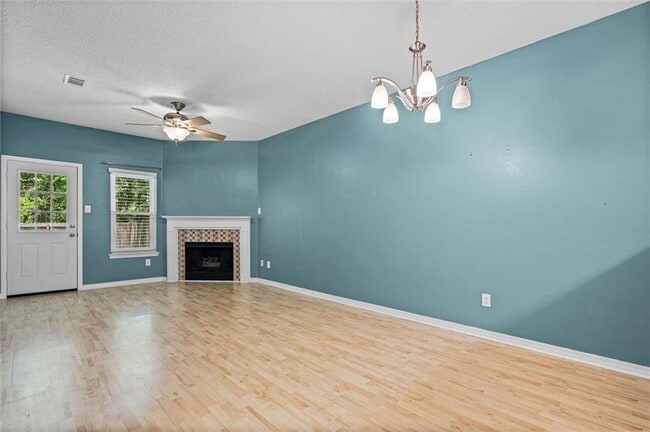 Photo - 732 Willow Bridge Dr W