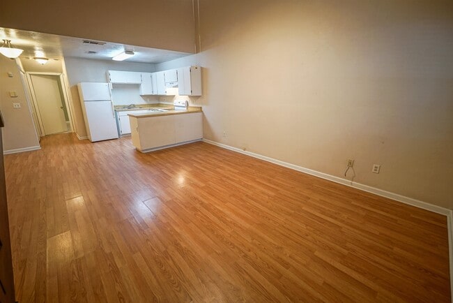 Photo - 2100 Continental Ave