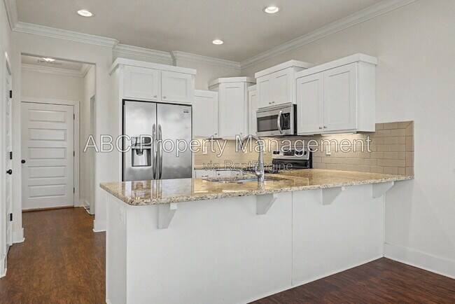 Photo - 3110 SW Riverstone Ave