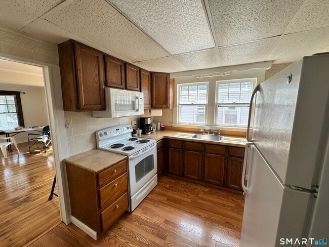 Photo - 128 Grove Pl