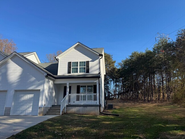 Photo - Lux Three Bedroom Townhouse in Sherrills Ford