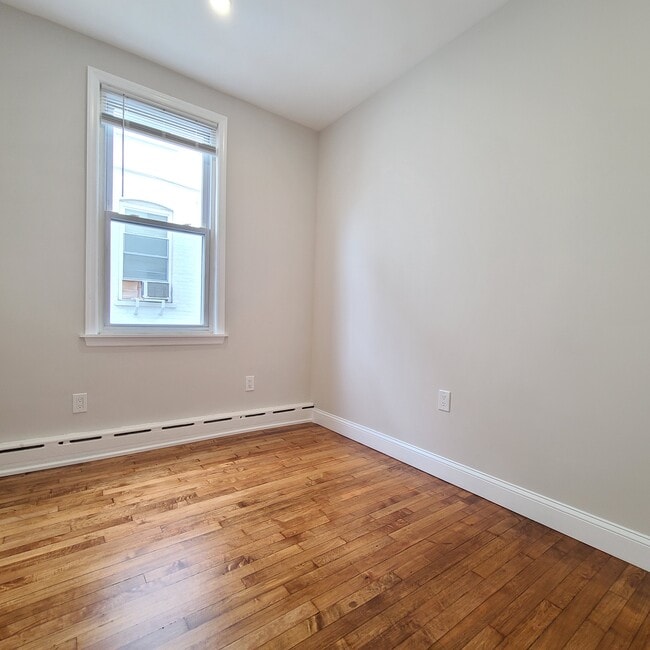 Photo - 6115 Monitor Pl Unit 2nd Floor