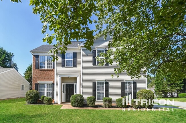 Building Photo - 1051 Hipp Rd Rental