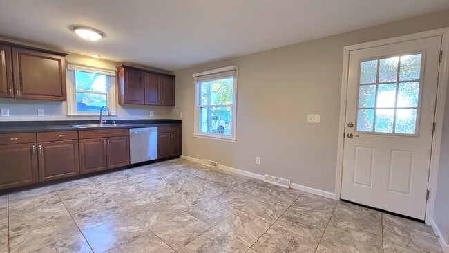 Photo - 141 Bennett Rd