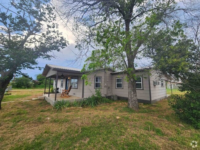 Building Photo - 624 CR 408 Rental