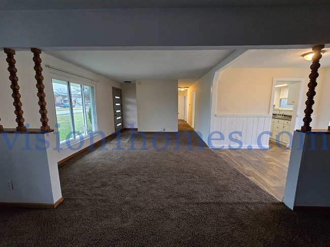 Photo - 433 Lewis Blvd