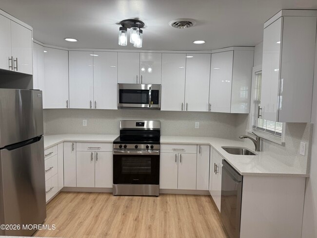 Photo - 12 Juniper Ln