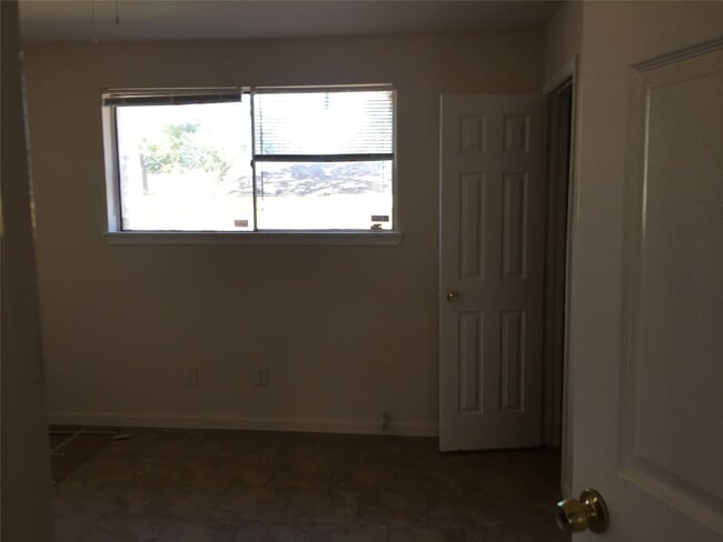 Photo - 10811 Sagecrest Ln