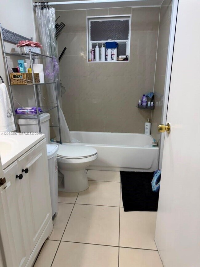1630 W 46th St Unit 504C