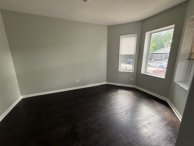 Building Photo - 5121 S Loomis Blvd Unit 5121 S. Loomis Blvd #1