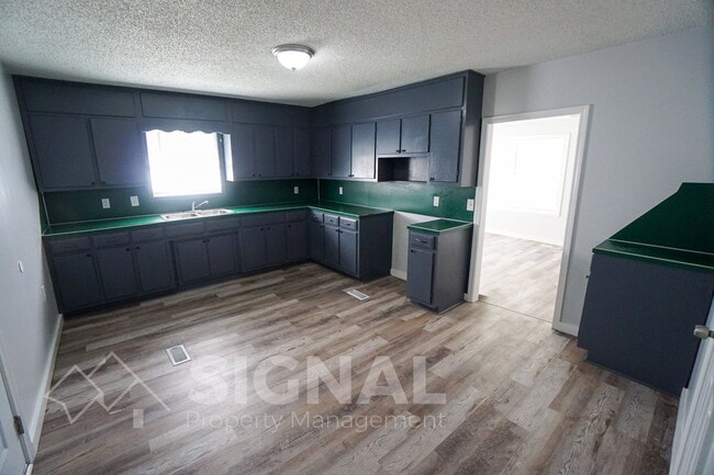 Photo - 905 26th Ave N
