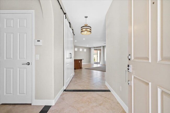 Photo - Expansive 4-bedroom Single Story in Henderson