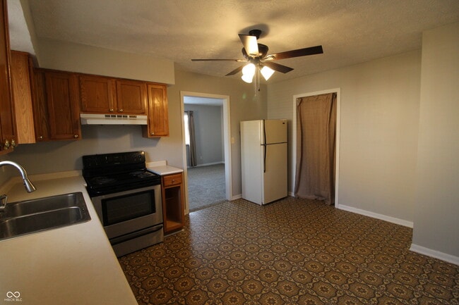 Photo - 304 S Mill St