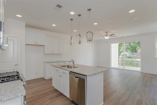 Photo - 176 Silver Hill St