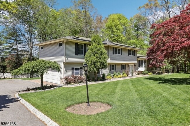 Photo - 275 Sycamore Ct