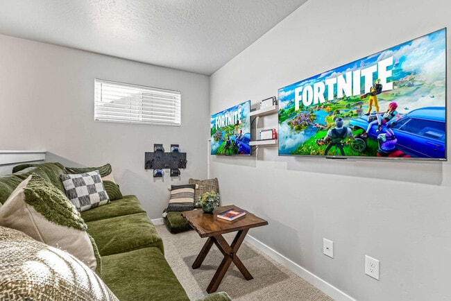 Building Photo - 5126 E Sylvan Hart Dr