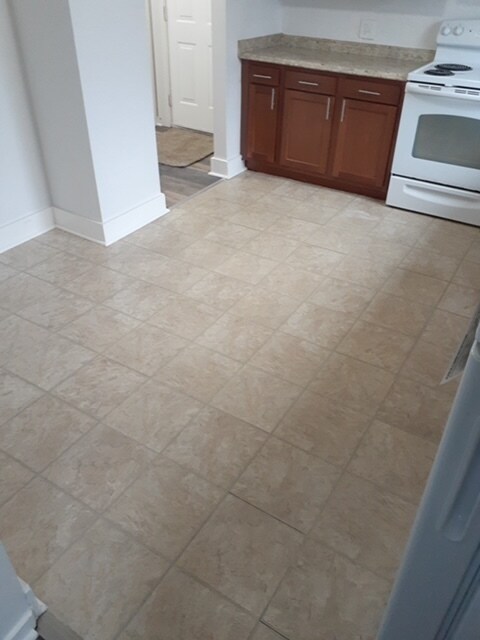 Photo - 743 Bluff St Unit 2 - Upper