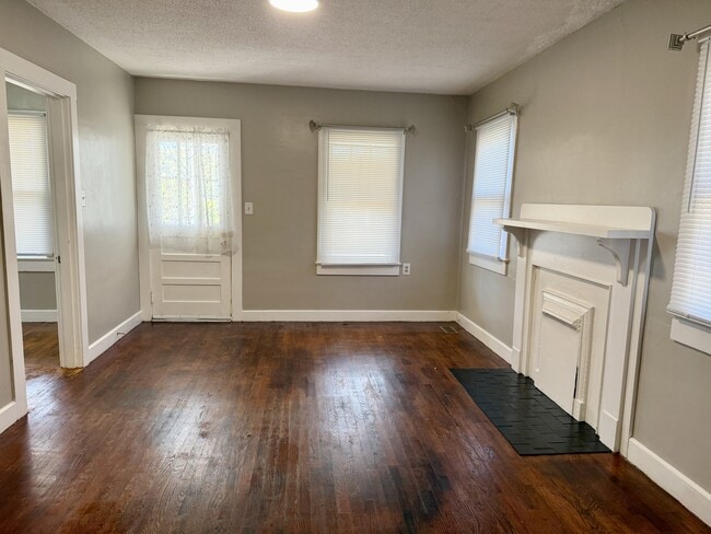 Photo - 906 Cherokee St