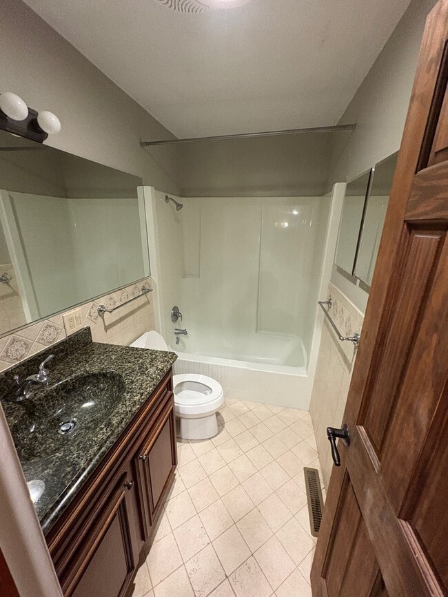 Photo - 308 E Madison St Unit APT B