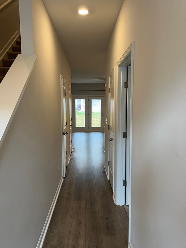 Photo - 3 bedroom, 2.5 Bath, 2 story Townhome in Columbia, TN