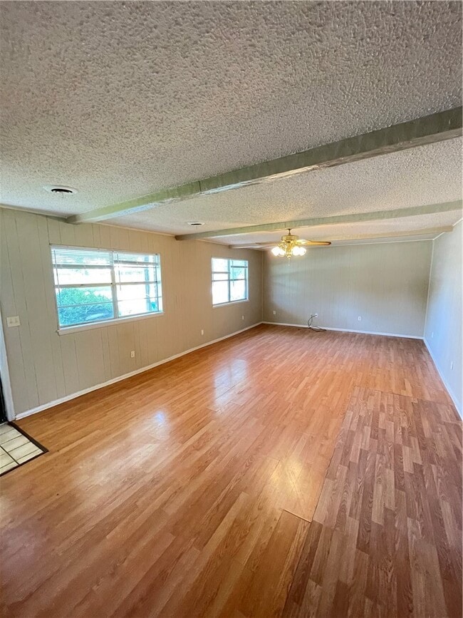 Photo - 3102 Scott Ln
