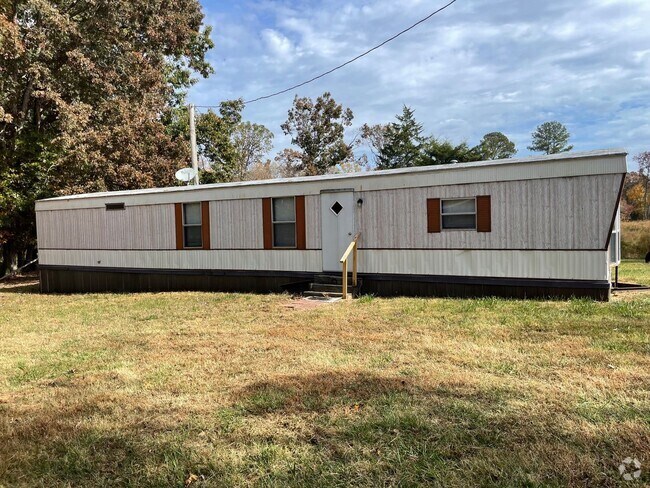 Building Photo - 2 BED, 1 BATH MOBILE HOME $950 MONTH, $950...