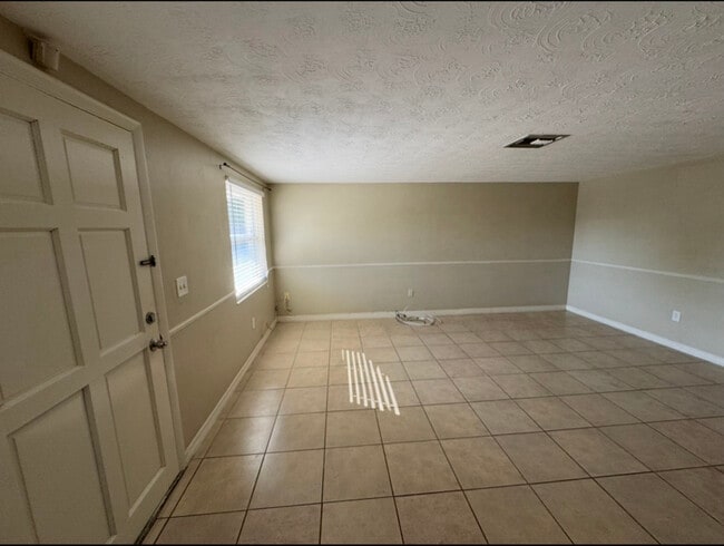 Photo - 3509 Nixon Rd