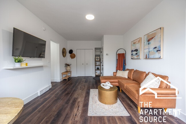 Photo - 1555 W Hollywood Ave Unit 408