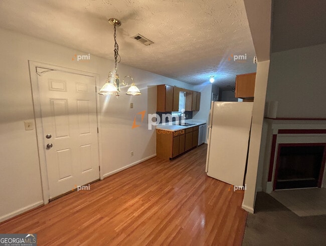 Photo - 2720 Sapphire St