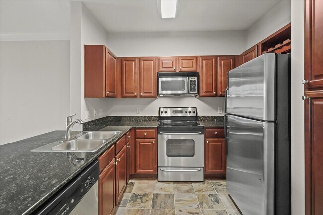 Building Photo - 7575 Kirby Dr Unit 3205