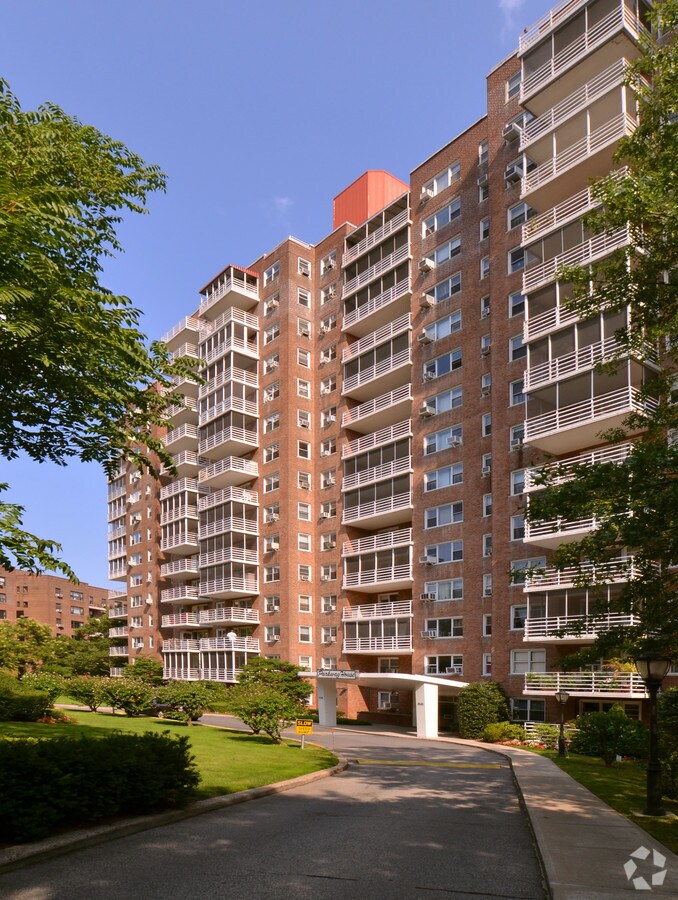 Photo - Parkway House