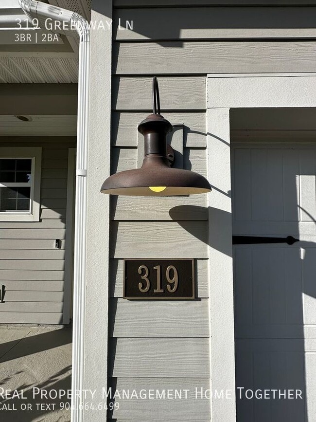 Photo - 319 Greenway Ln