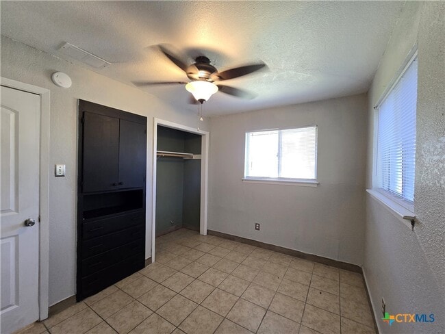 Photo - 212 E Valley Rd