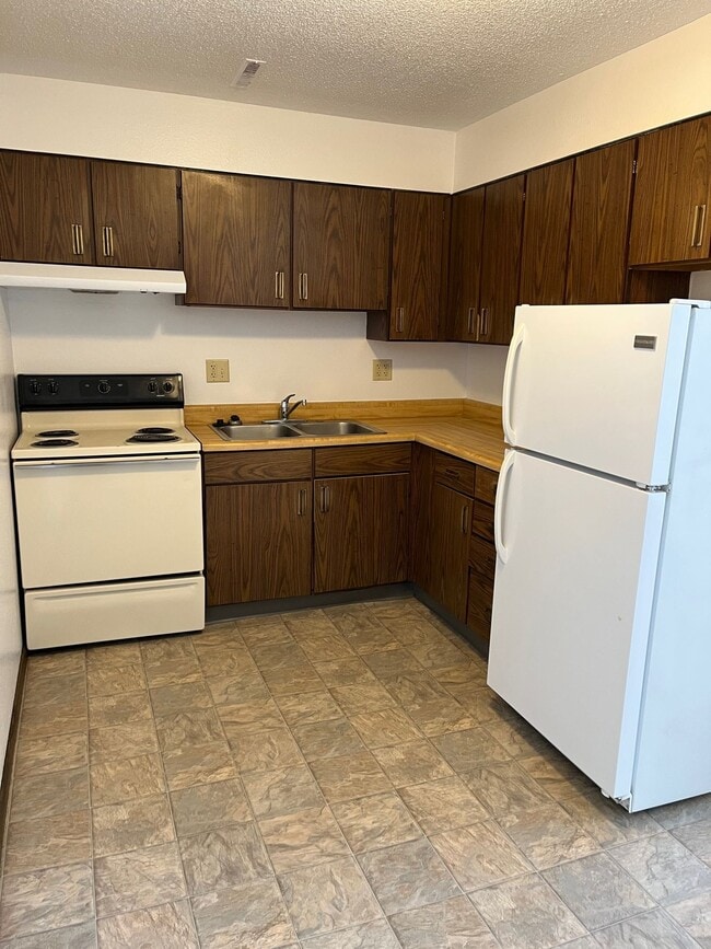 Robinwood Apartments