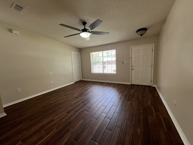 Building Photo - 309 Adams Dr