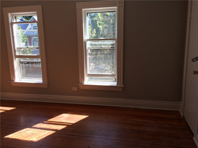 Photo - 82 Asbury St