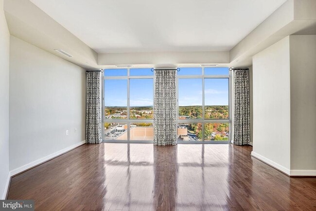 Photo - 11990 Market St Unidad 1106